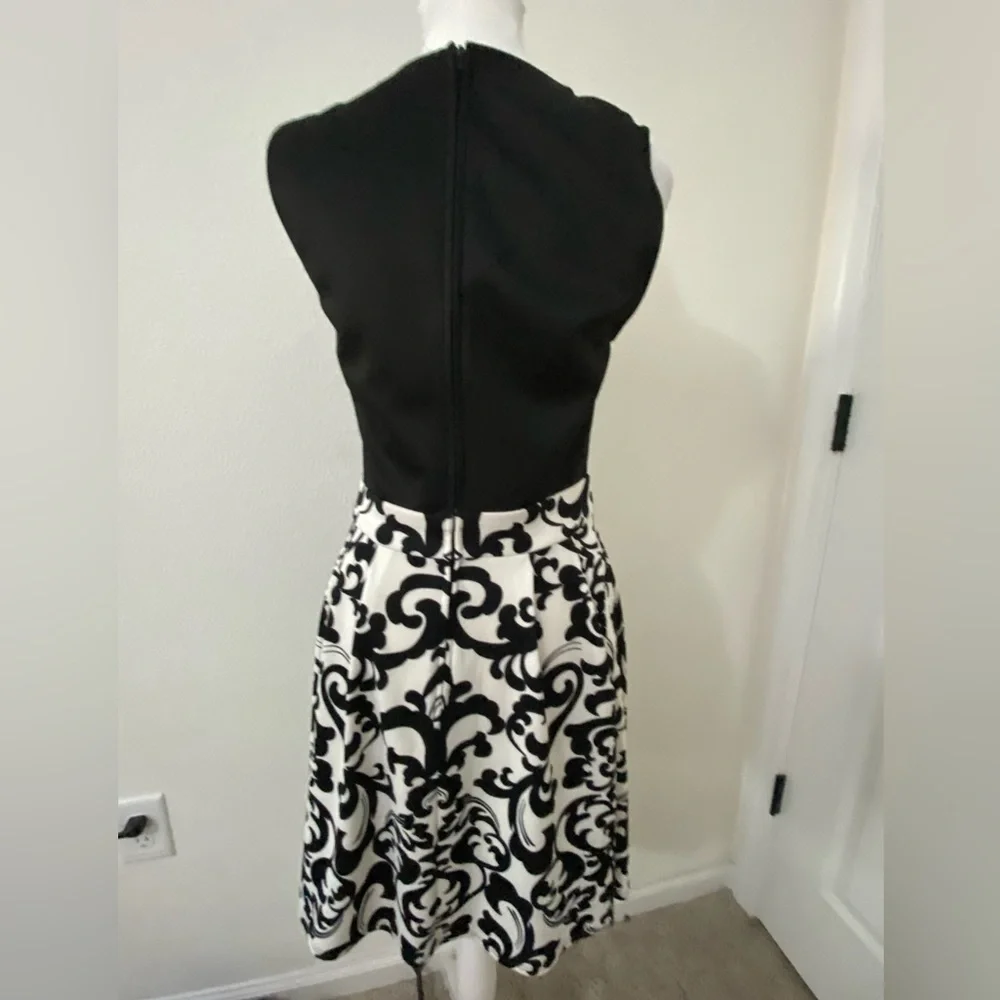 B. Darlin sleeveless Black and white zipper dress size 9/10 Junior. - Picture 3 of 9
